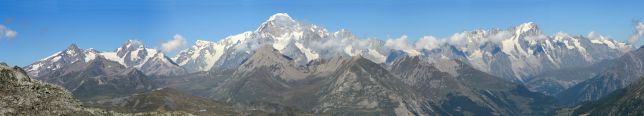 Panorama du massif du Mont-Blanc